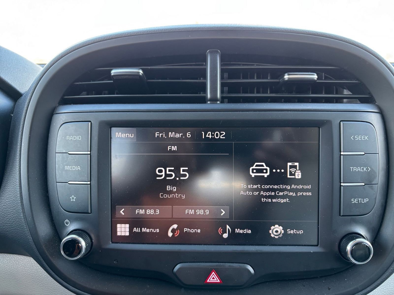 Used 2025 Kia Soul LX w/ LX Technology Package image 20