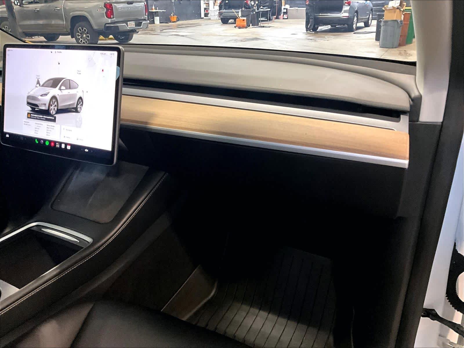 Used 2023 Tesla Model Y AWD image 13