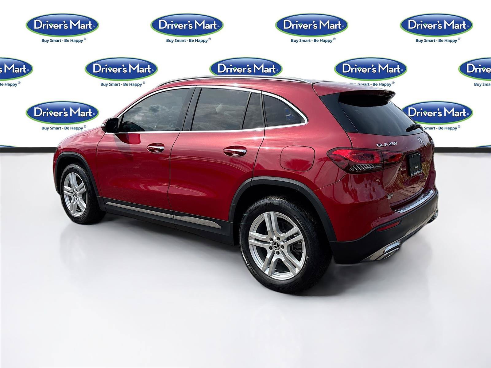 Used 2021 Mercedes-Benz GLA 250 4MATIC w/ Premium Package image 5