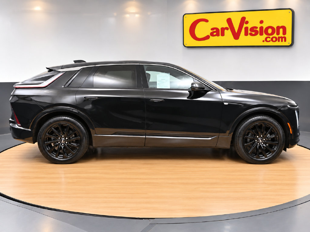 Used 2024 Cadillac Lyriq Sport AWD/4WD image 4