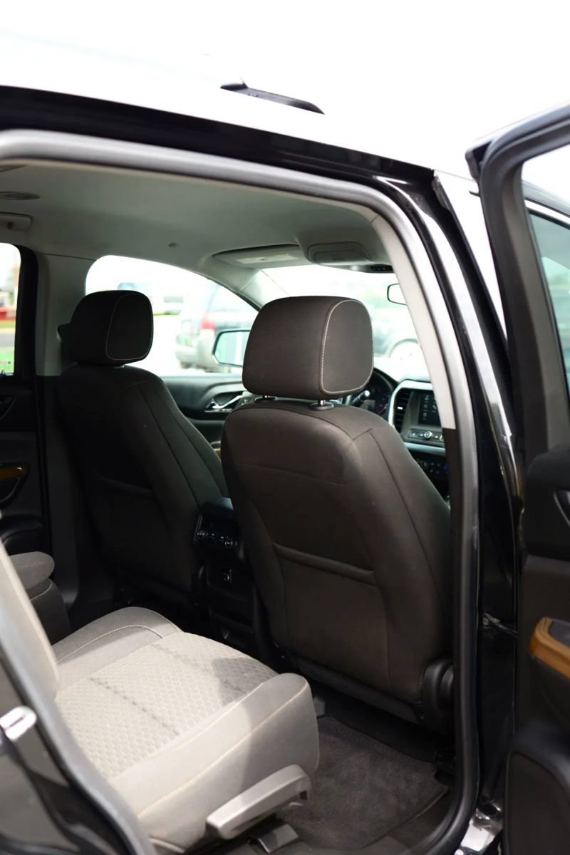 Used 2018 GMC Acadia SLE w/ LPO, Black Accent Package AWD/4WD image 37