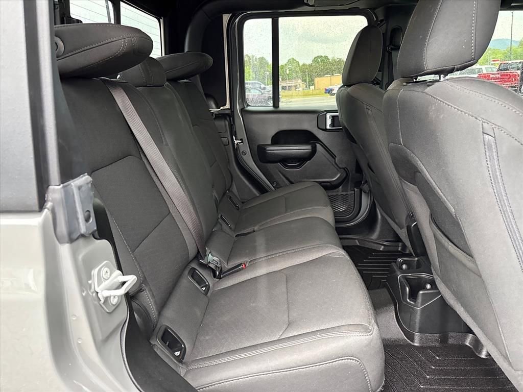 Used 2022 Jeep Gladiator Sport AWD/4WD image 14