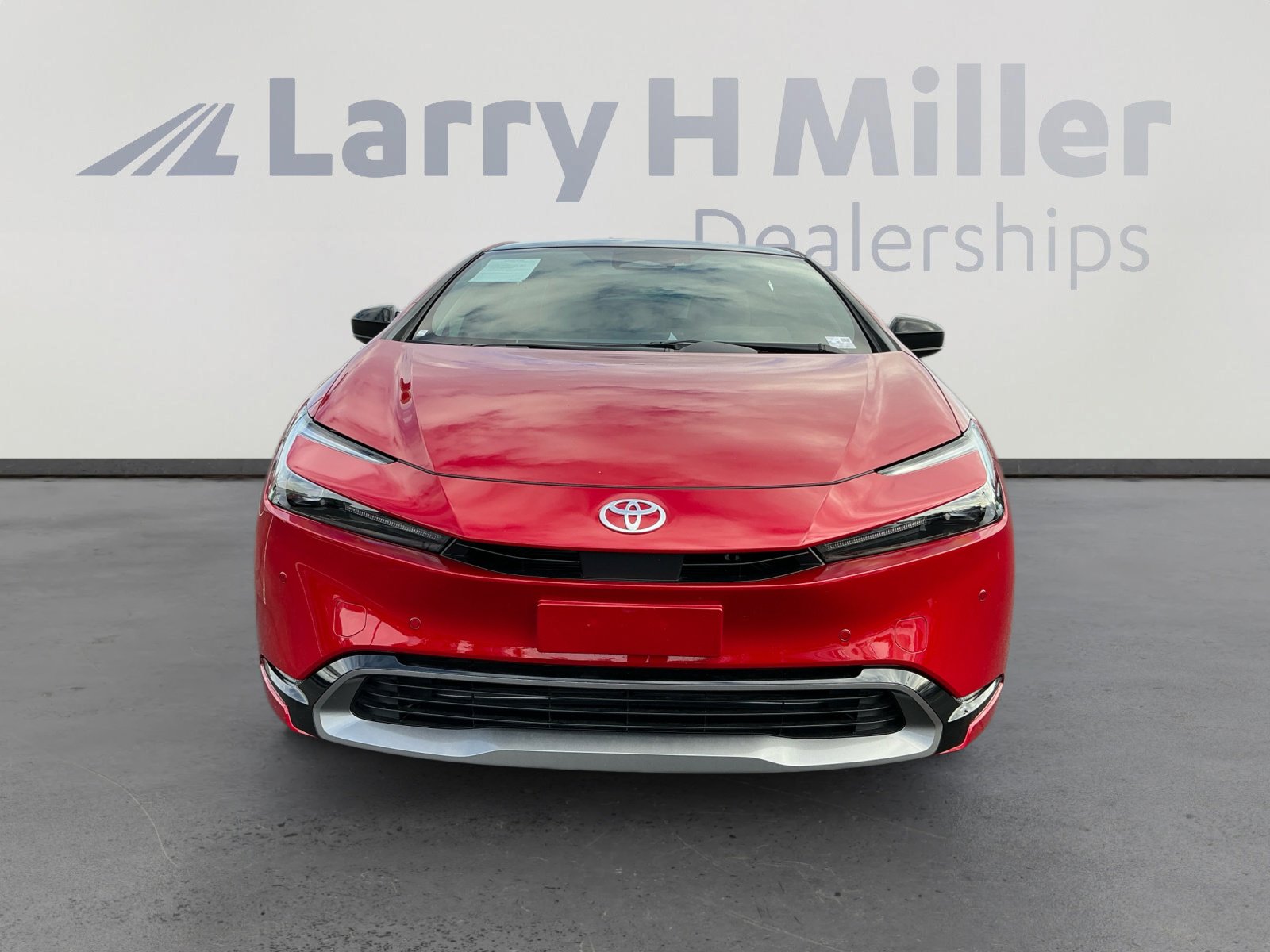 Used 2025 Toyota Prius XLE image 8