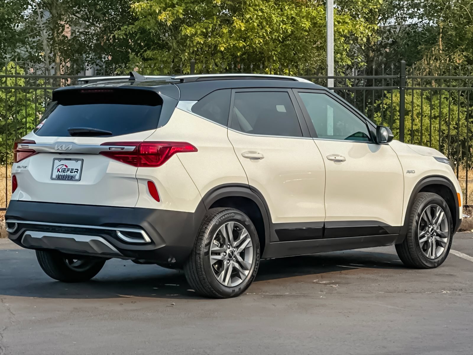 Used 2023 Kia Seltos S AWD/4WD image 3