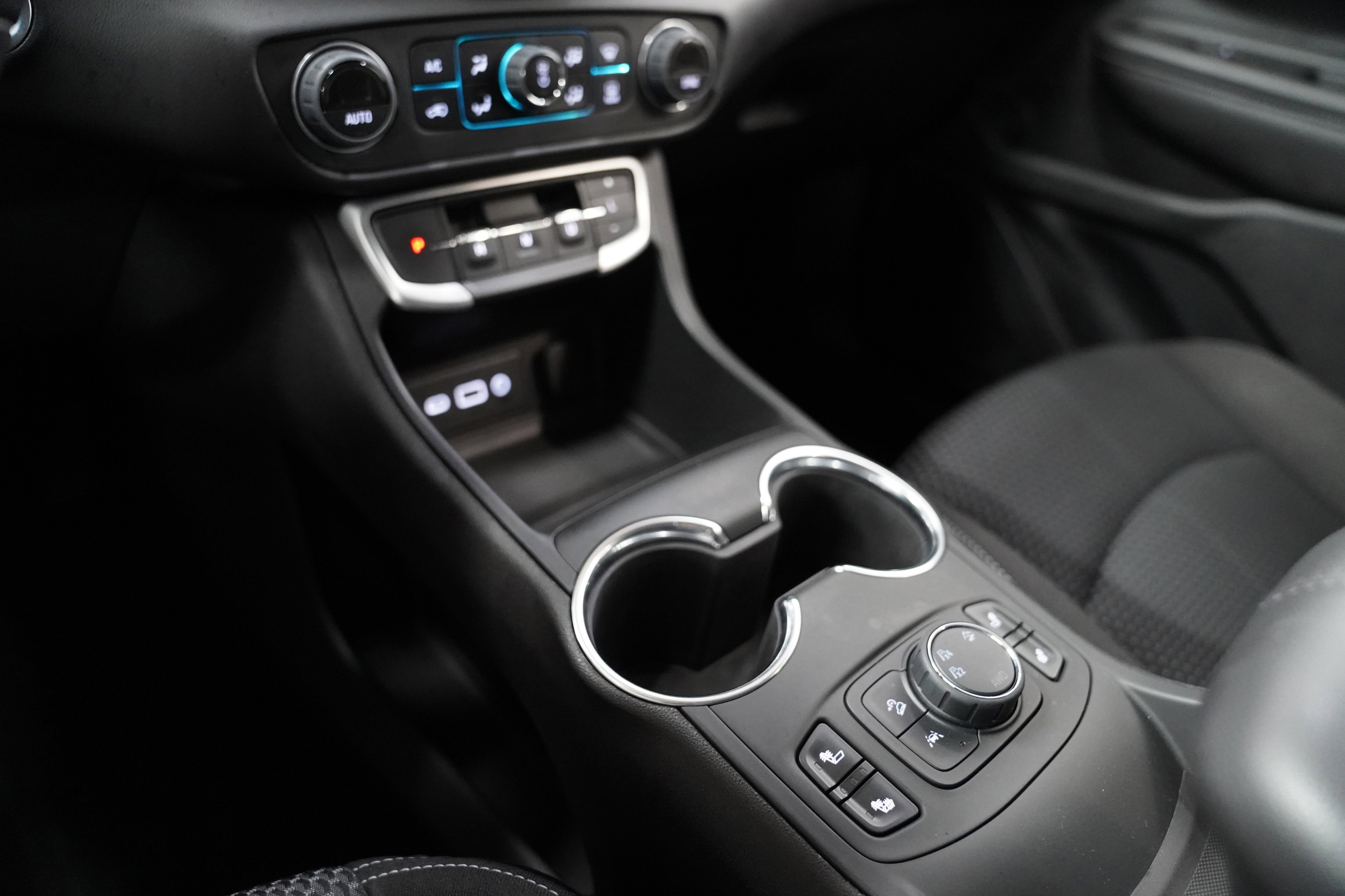 Used 2023 GMC Terrain SLE w/ Driver Convenience Package image 26