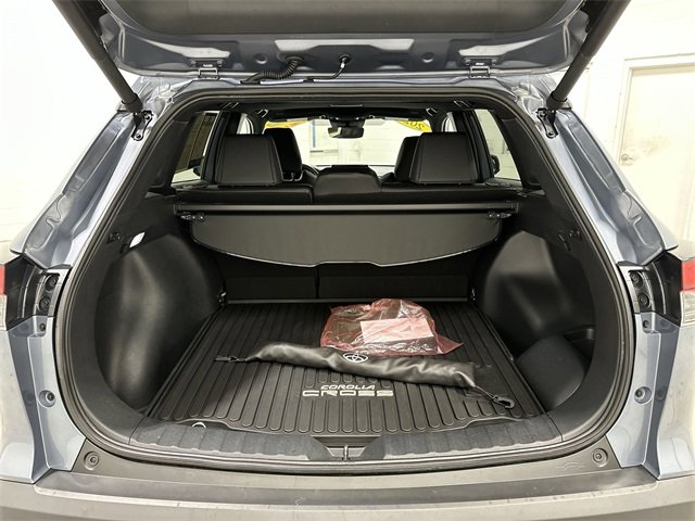 Used 2024 Toyota Corolla Cross XSE image 24