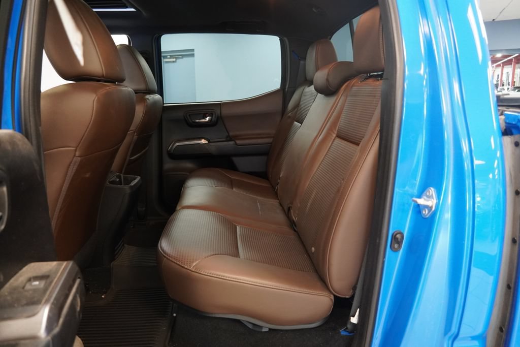 Used 2021 Toyota Tacoma Limited AWD/4WD image 26