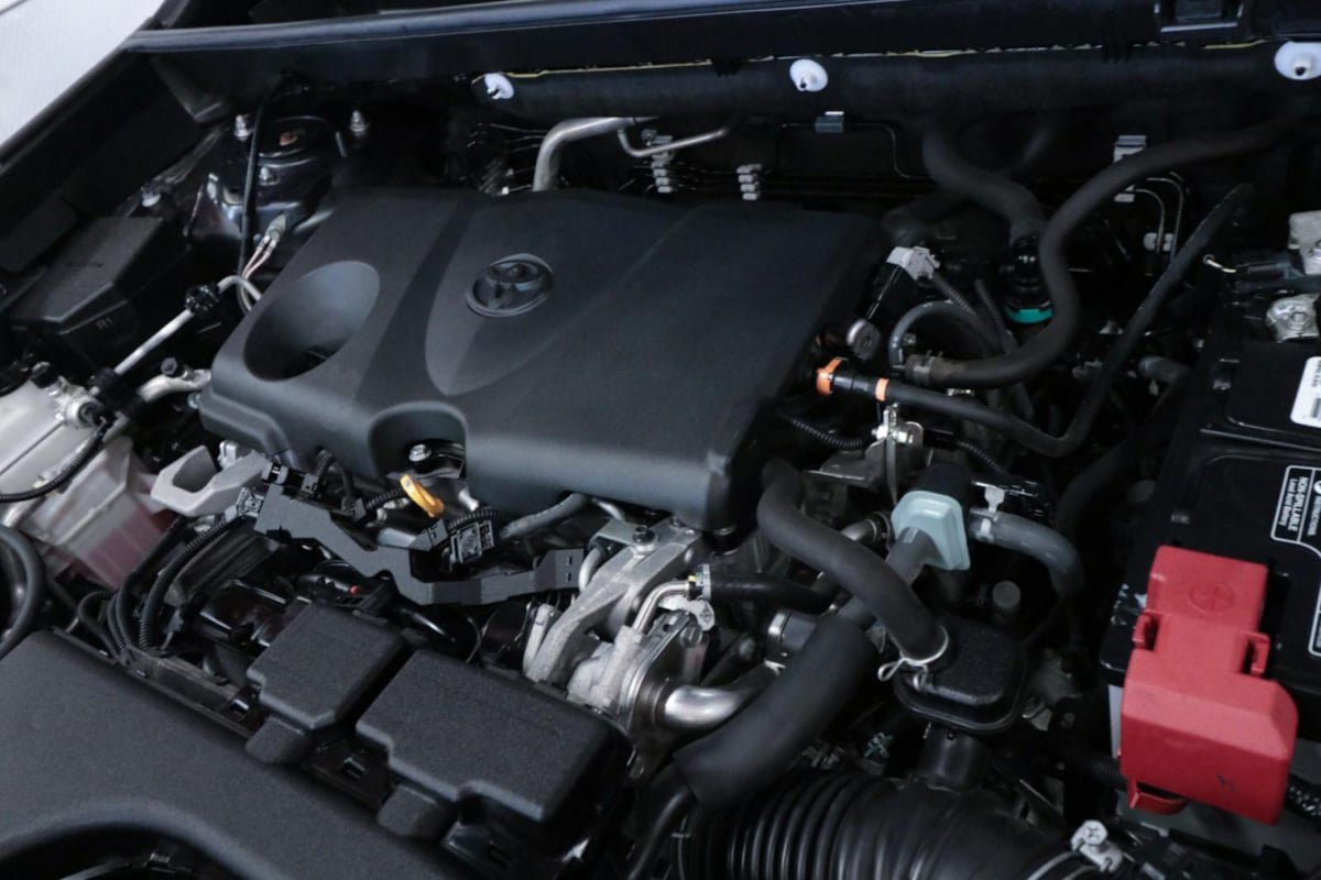 Used 2020 Toyota RAV4 XLE Premium FWD image 8