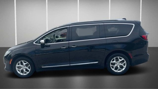 Used 2020 Chrysler Pacifica Limited FWD image 9