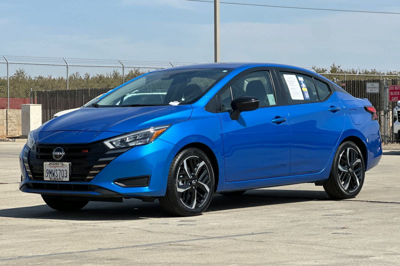 Used 2024 Nissan Versa SR FWD image 7