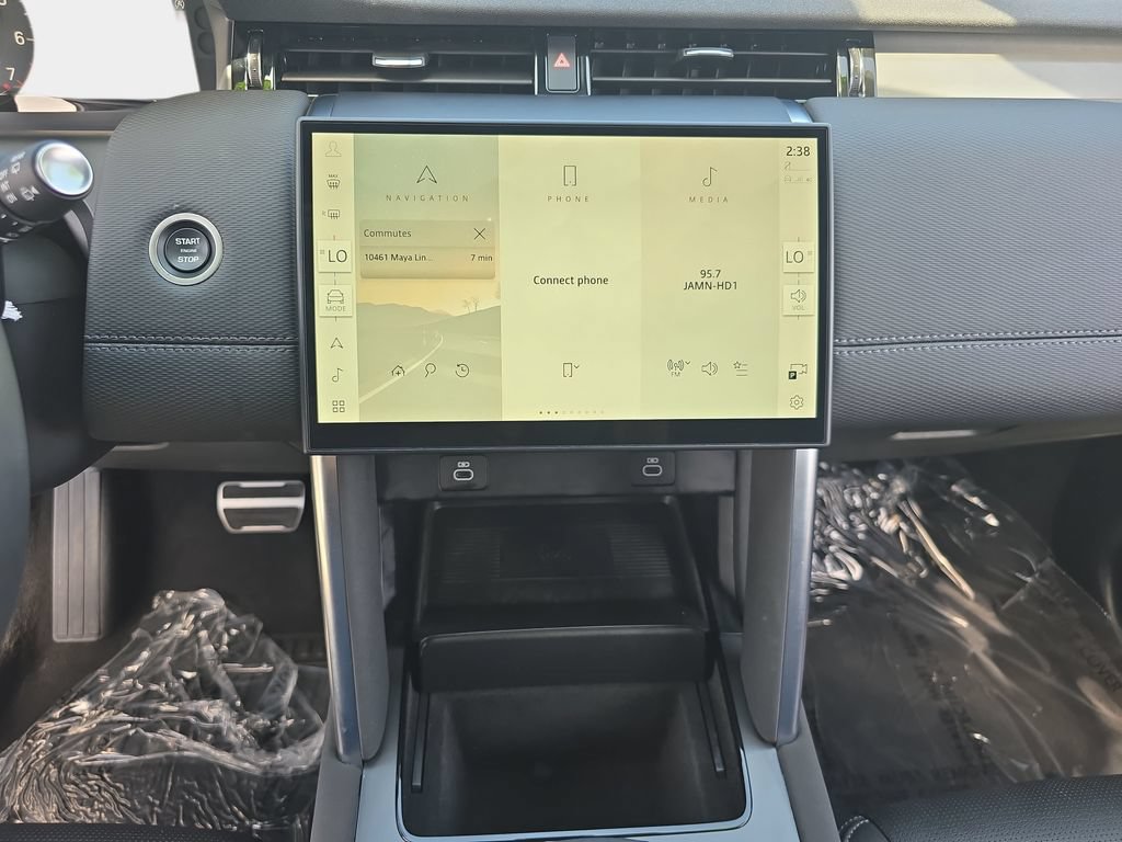 Certified 2025 Land Rover Discovery Sport Dynamic SE AWD/4WD image 20