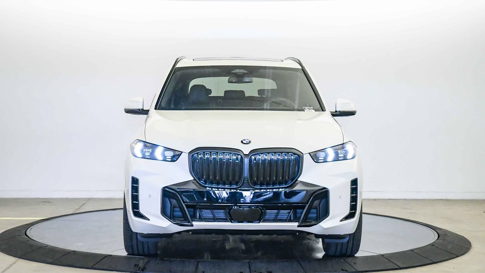 New 2026 BMW X5 xDrive40i w/ M Sport Package AWD/4WD image 7