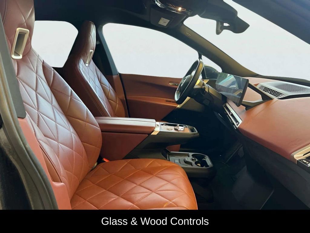 Used 2023 BMW iX xDrive50 w/ Premium Package image 17