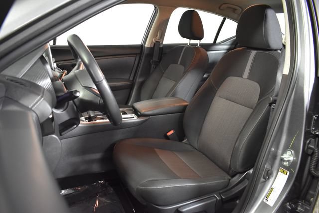 Used 2023 Nissan Sentra SV w/ All-Weather Package FWD image 9