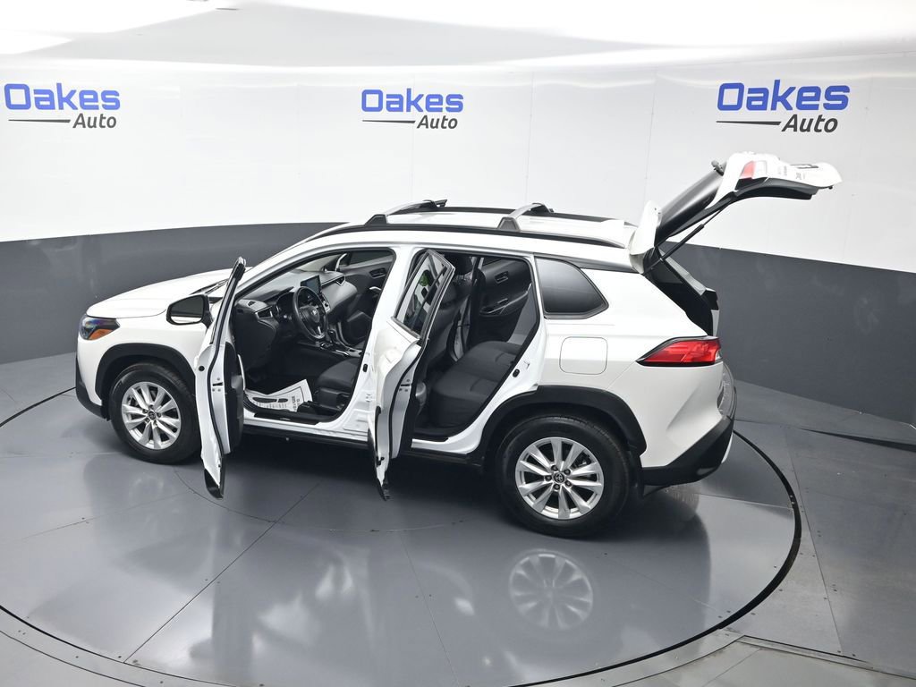 Used 2022 Toyota Corolla Cross LE FWD image 57