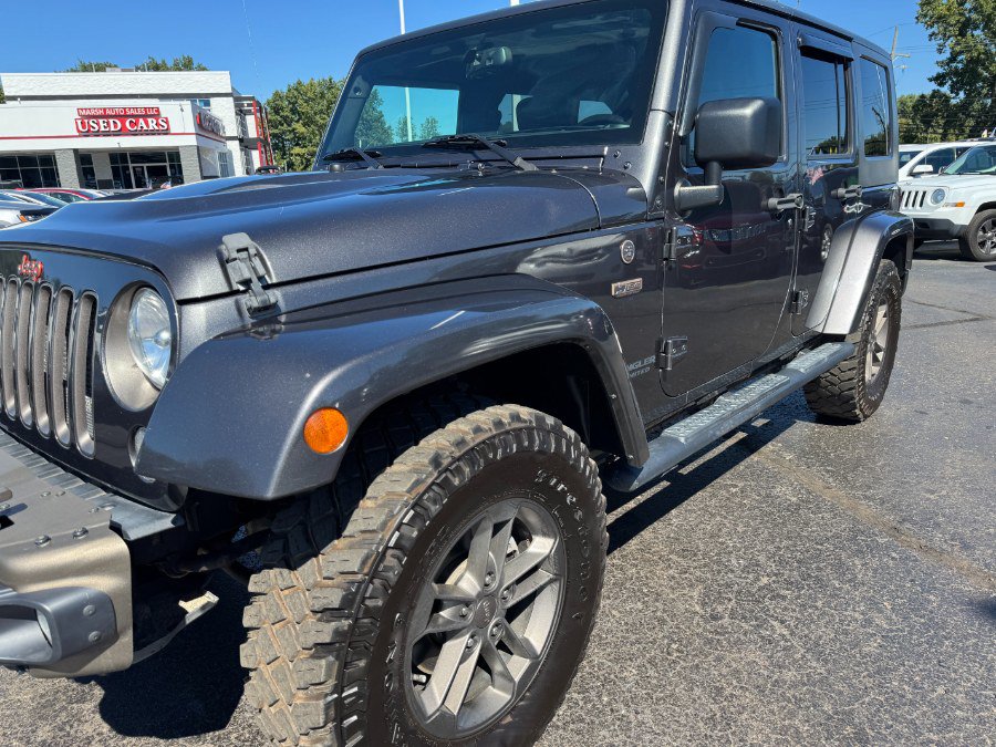 Used 2017 Jeep Wrangler Unlimited Sahara AWD/4WD image 9