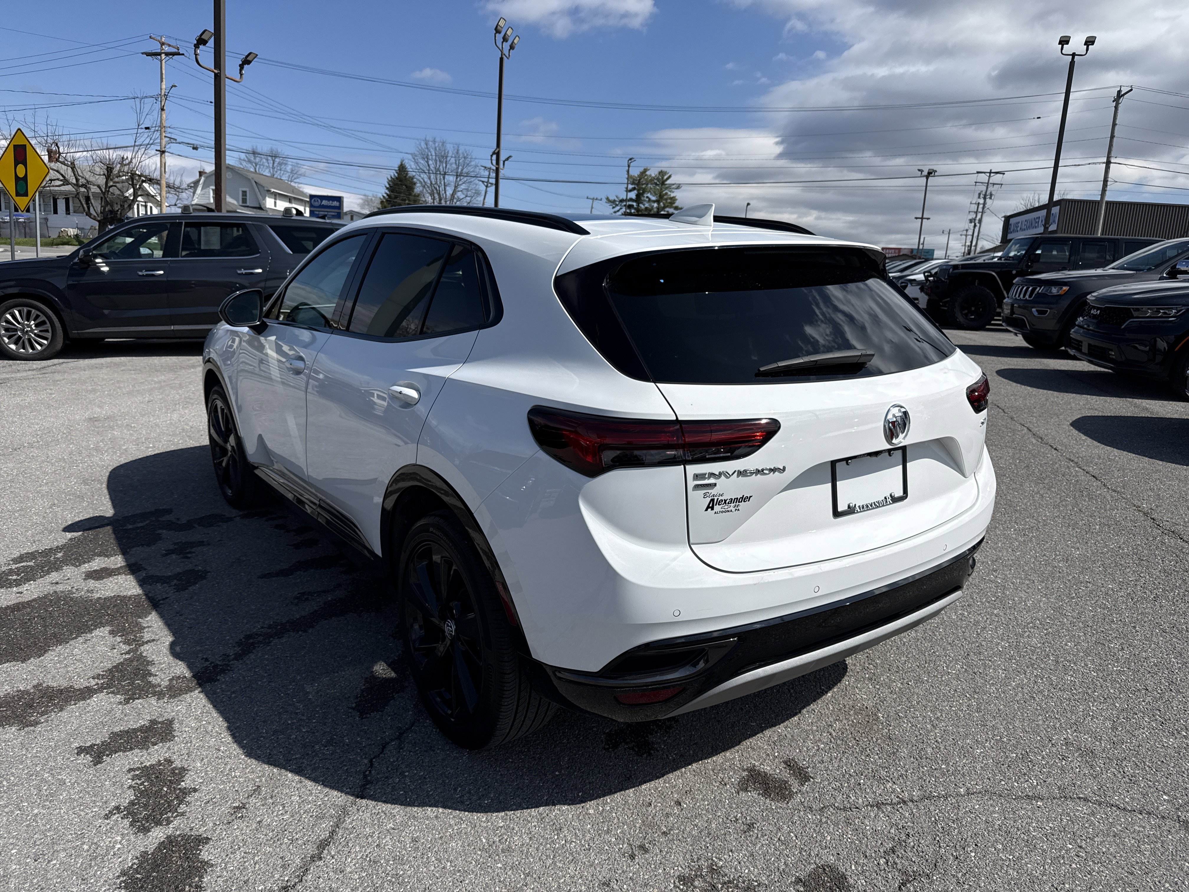 Used 2023 Buick Envision Essence w/ Sport Touring Package image 6