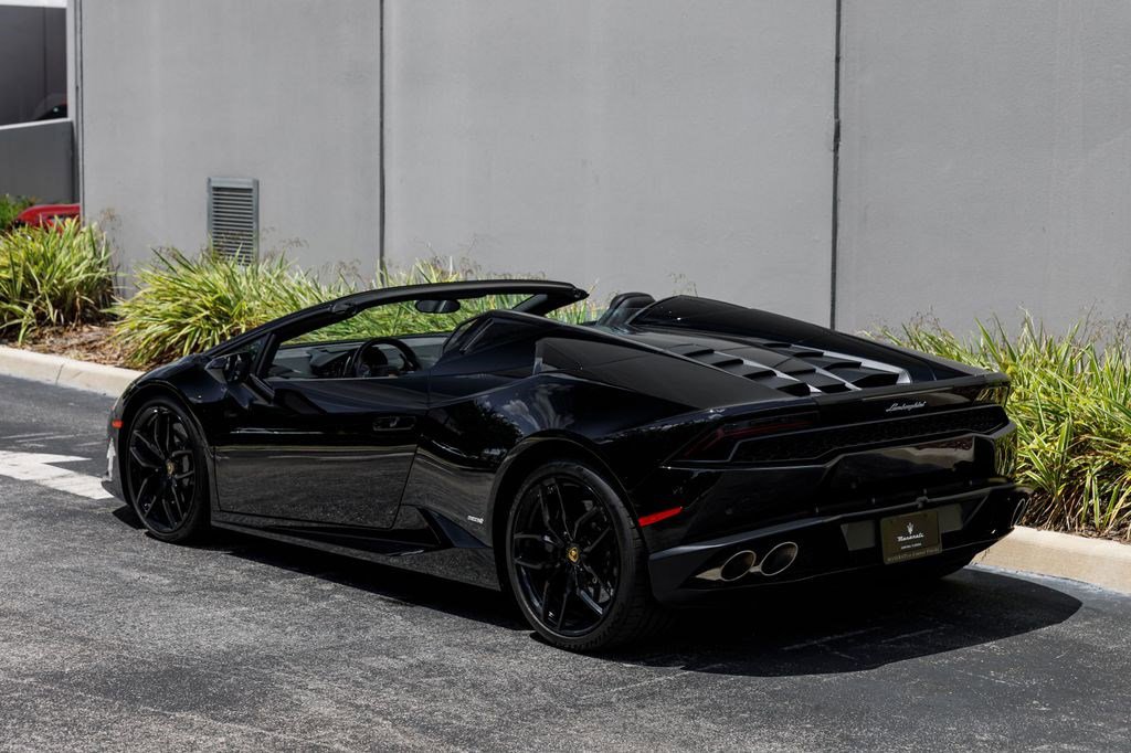 Used 2016 Lamborghini Huracan LP 610-4 AWD/4WD image 3