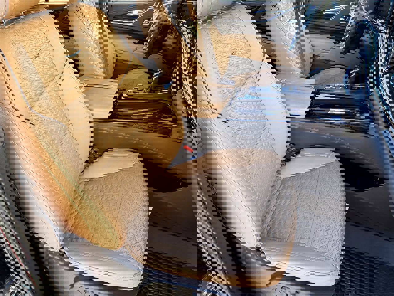 Certified 2022 Cadillac Escalade ESV Sport w/ Touring Package image 10