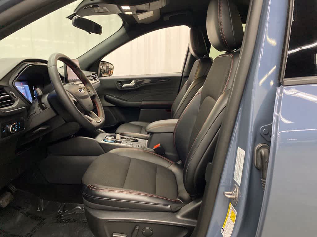 Used 2025 Ford Escape ST-Line Select AWD/4WD image 12