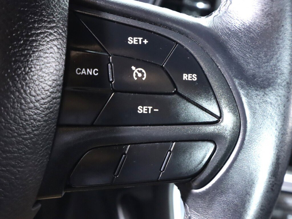 Used 2018 Dodge Challenger SXT image 13