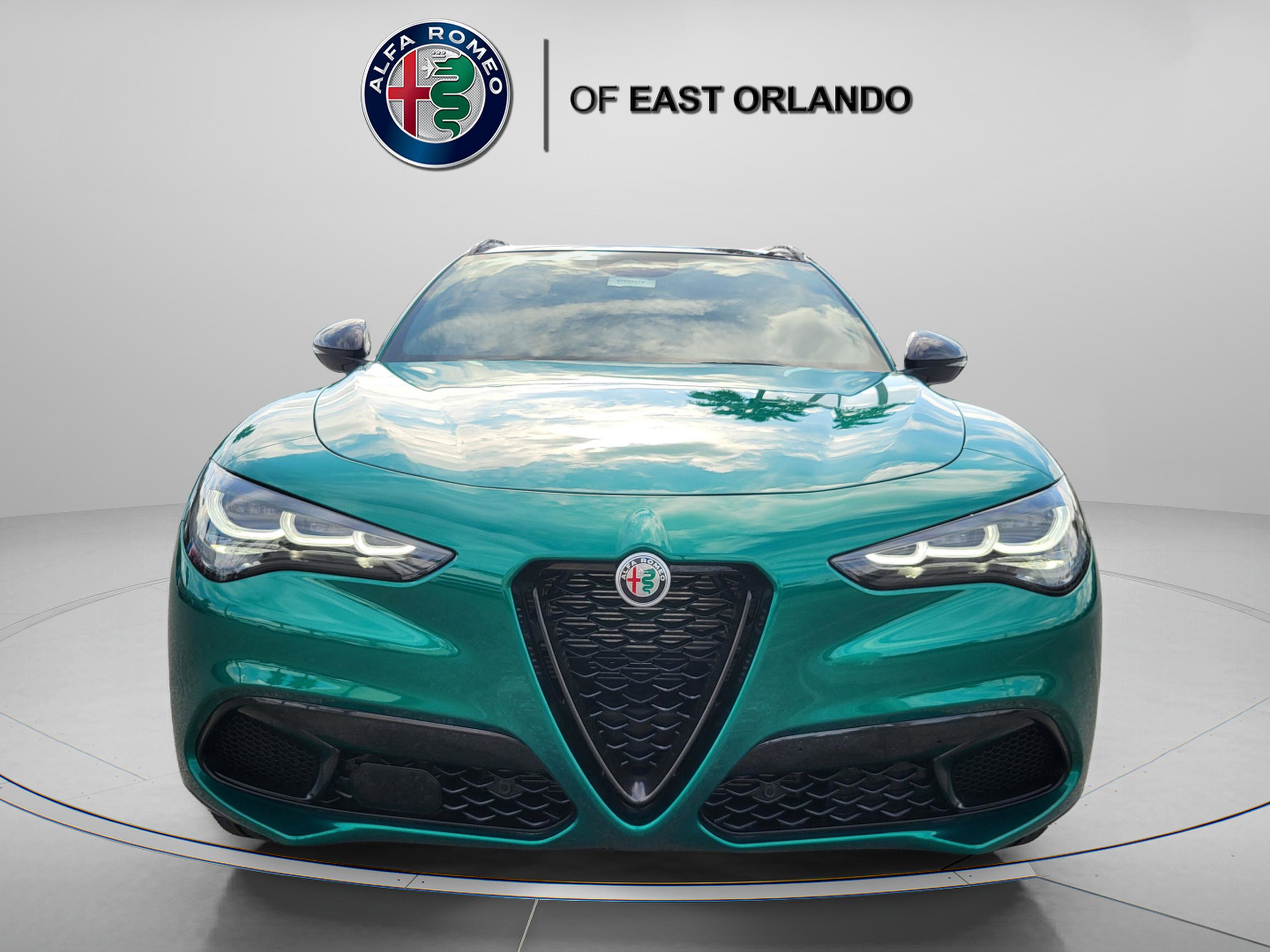 New 2025 Alfa Romeo Stelvio Sprint image 3