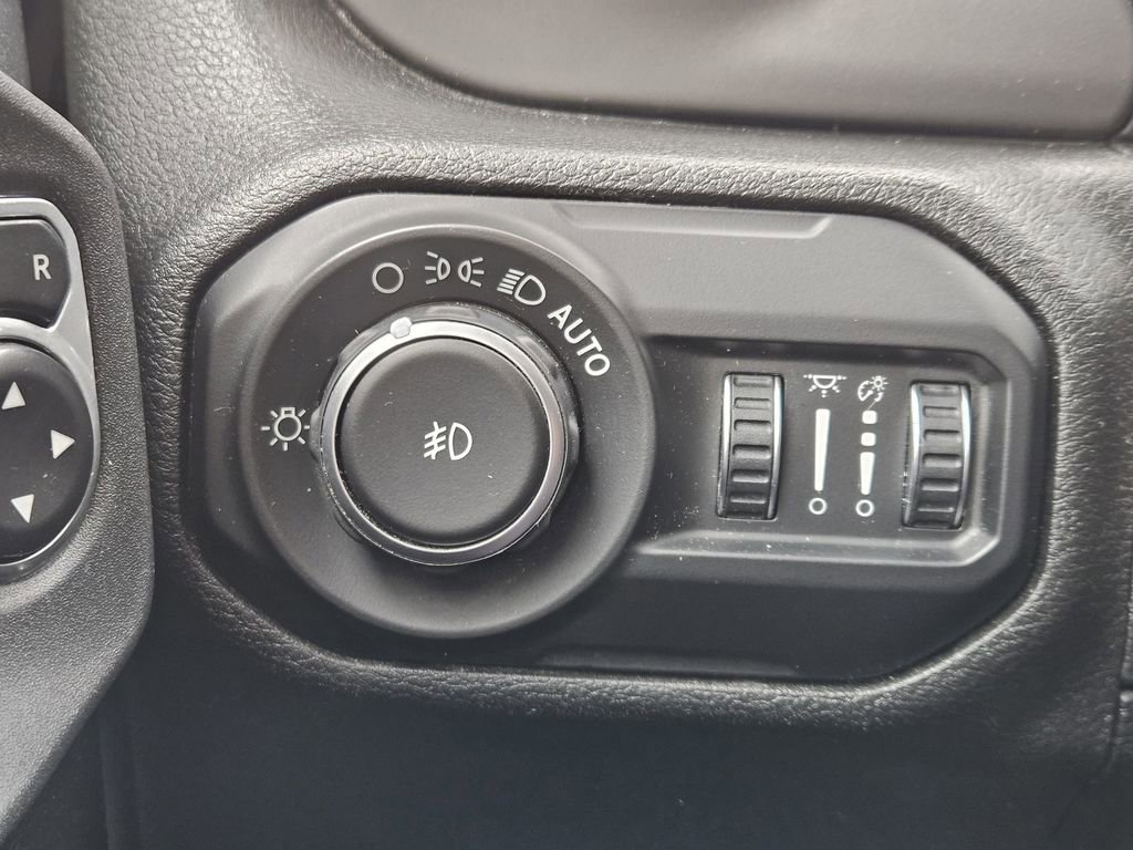 Used 2019 Jeep Wrangler Sport S image 29