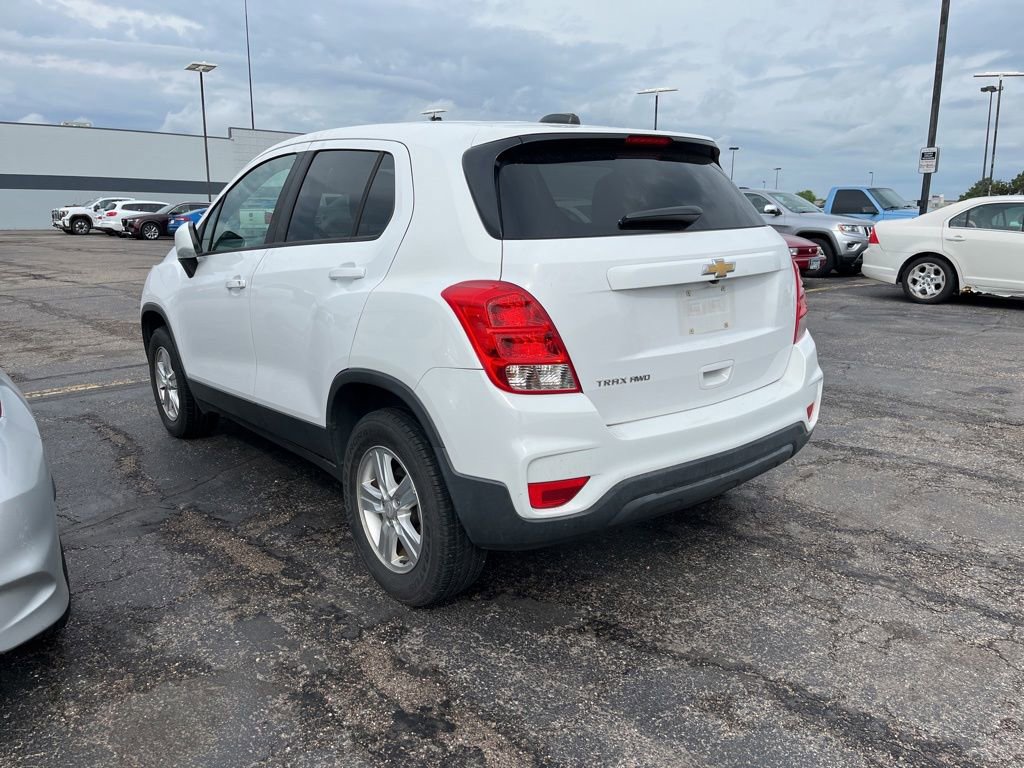 Used 2017 Chevrolet Trax LS w/ Fleet Convenience Package AWD/4WD image 5