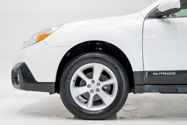 Used 2014 Subaru Outback 2.5i Premium AWD/4WD image 27