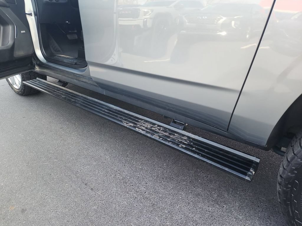 Certified 2023 Chevrolet Suburban High Country AWD/4WD image 35