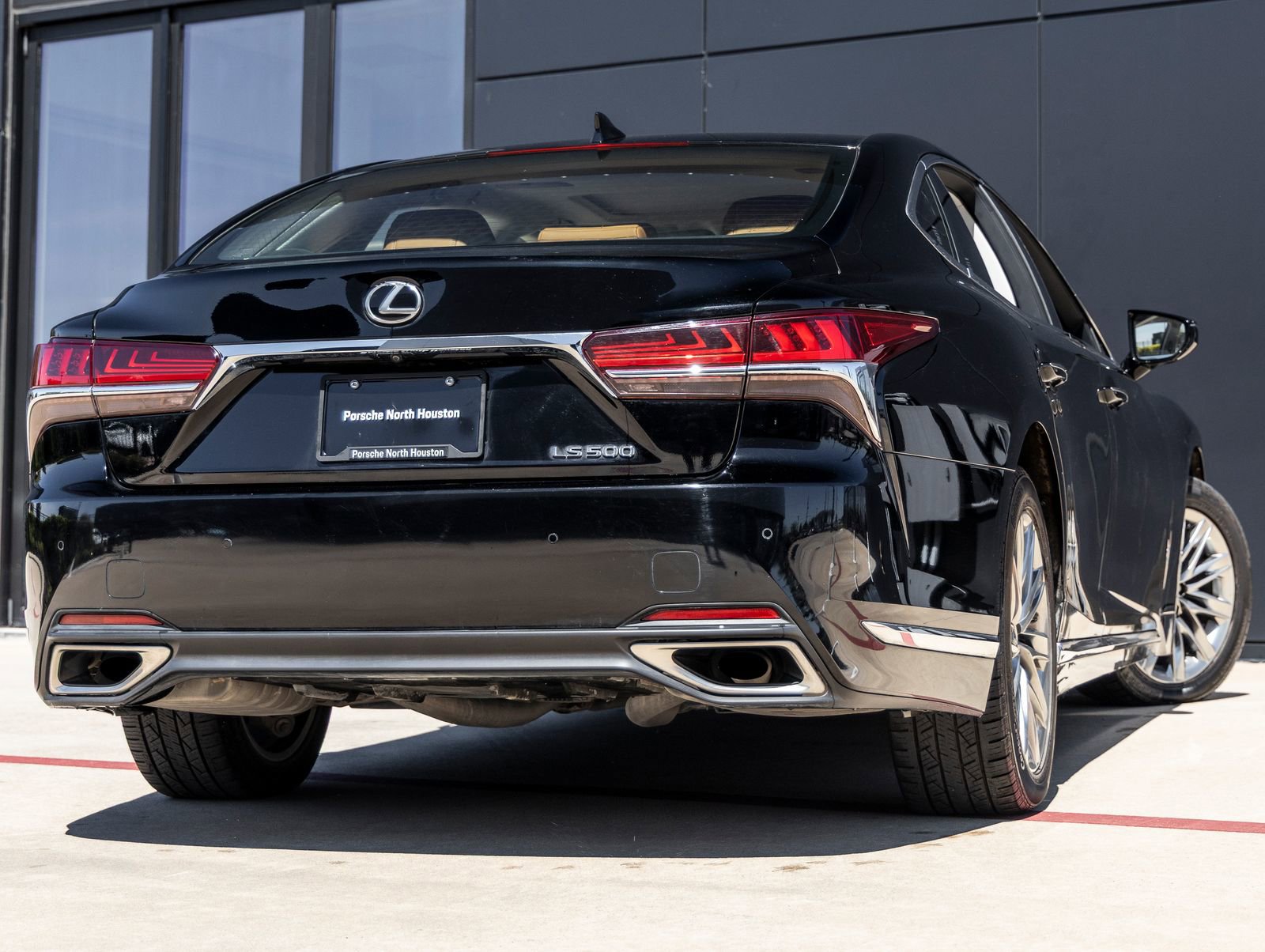 Used 2019 Lexus LS 500 w/ Accessory Package (Z2) image 8