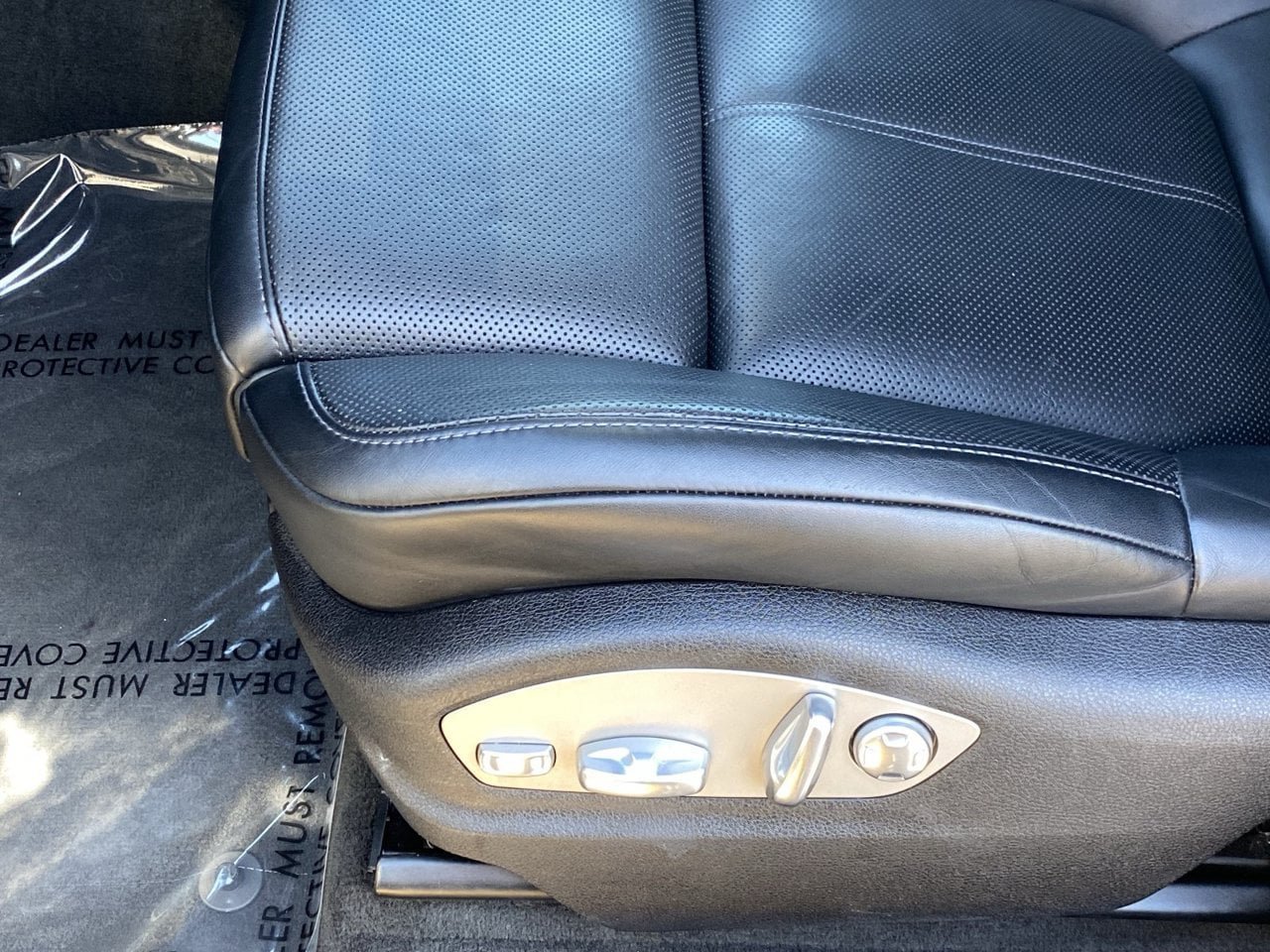 Used 2024 Porsche Macan AWD/4WD image 29