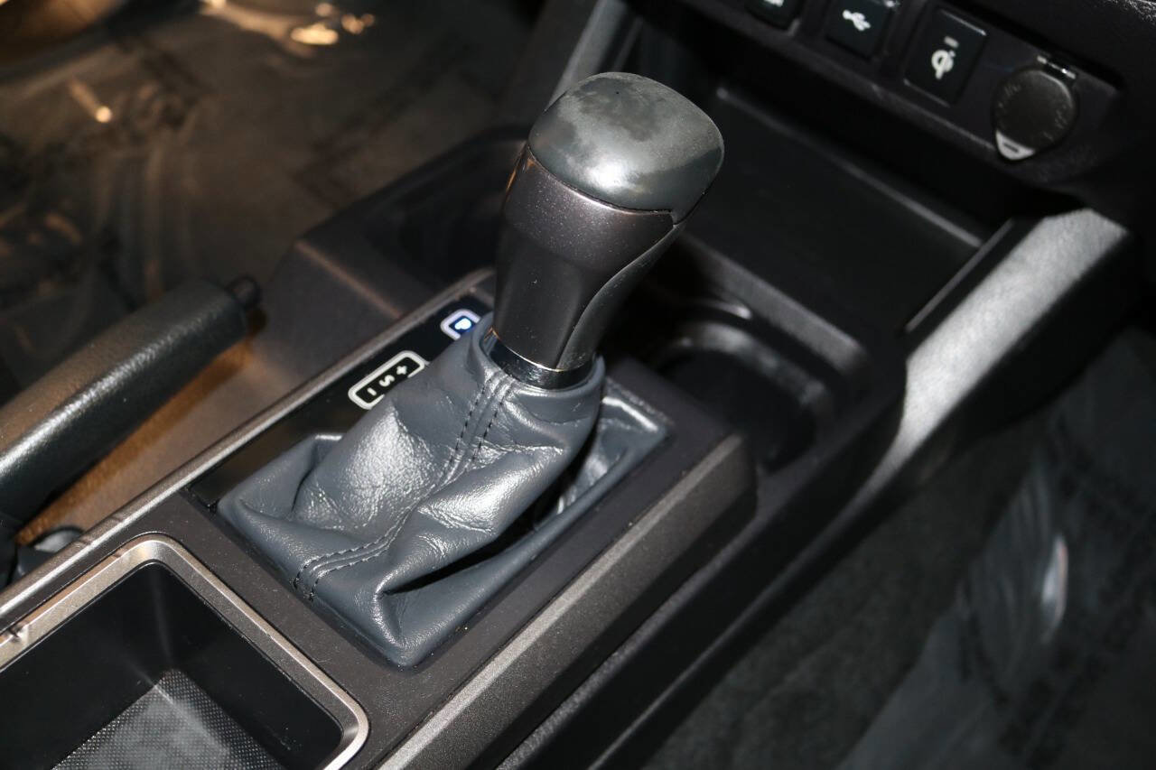 Used 2022 Toyota Tacoma TRD Off-Road image 42