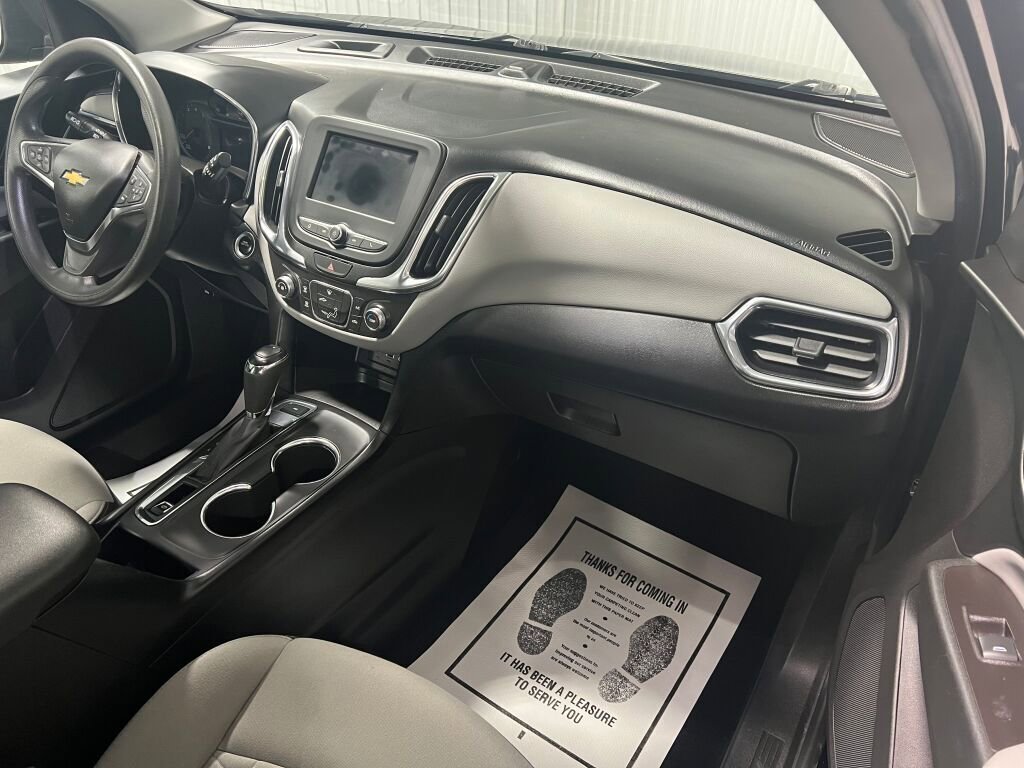 Used 2021 Chevrolet Equinox LS image 3