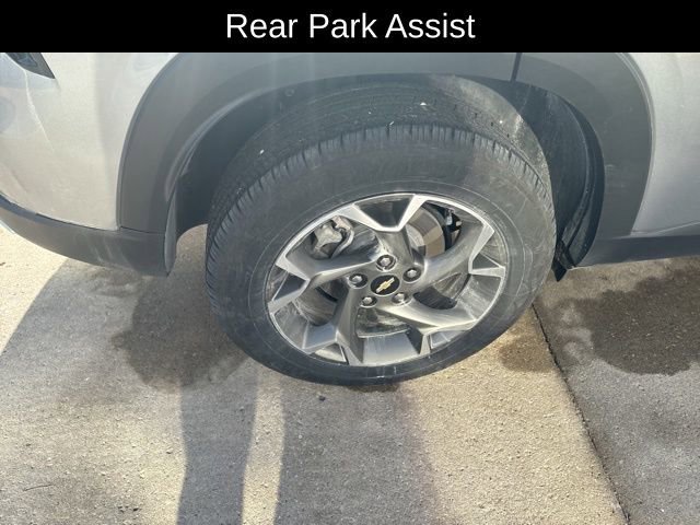 Certified 2024 Chevrolet Trax LT w/ Driver Confidence Package image 9