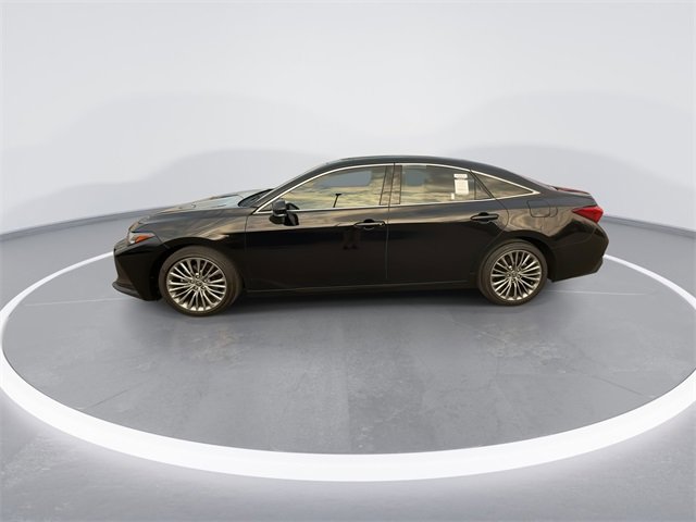 Used 2022 Toyota Avalon Limited image 5