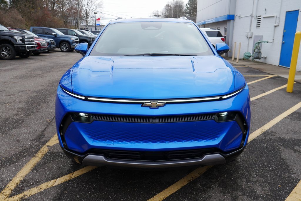 New 2026 Chevrolet Equinox EV LT image 3