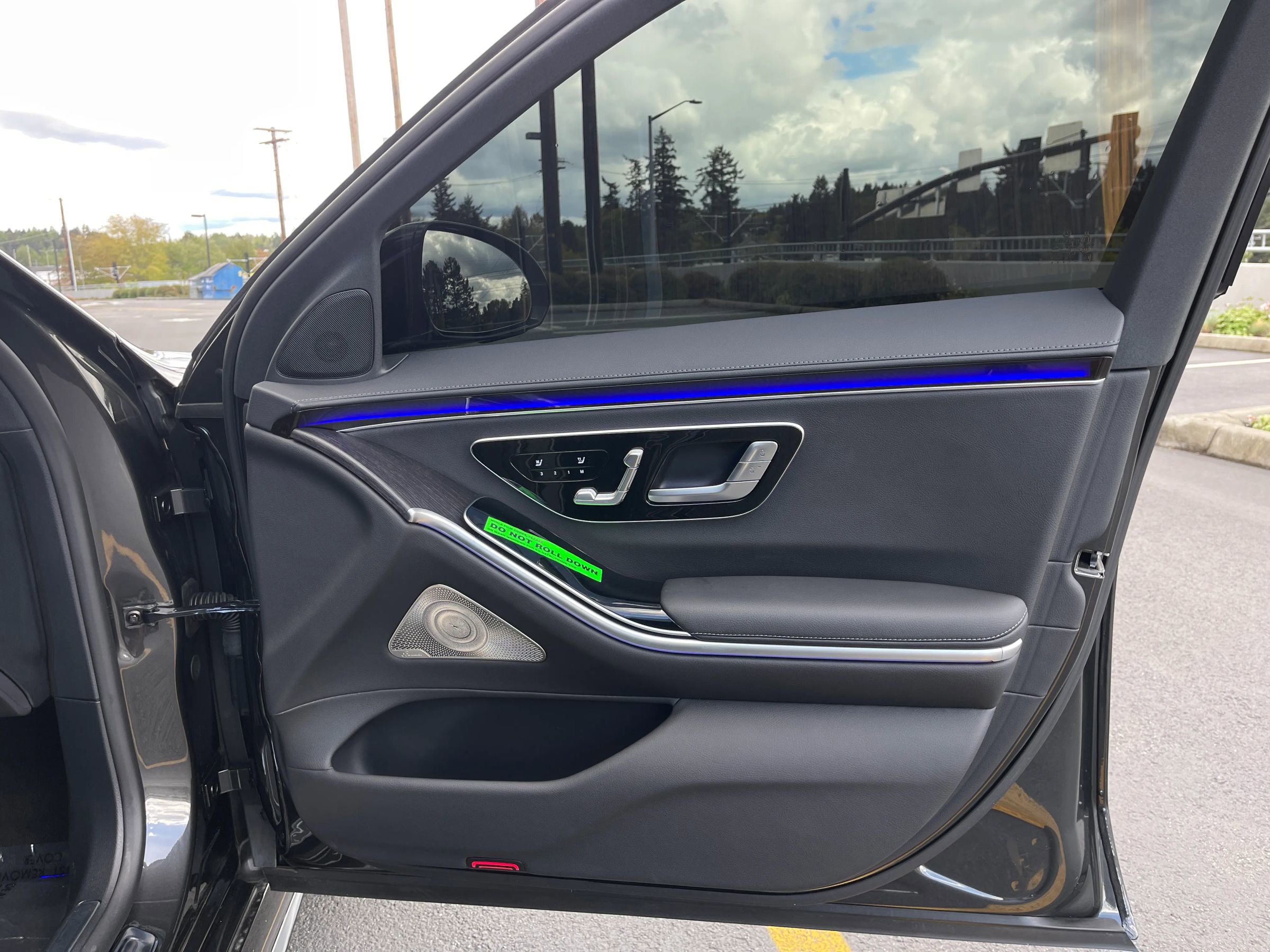 Used 2022 Mercedes-Benz S 500 S 500 4MATIC Sedan 4D image 15