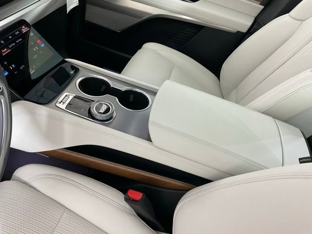 New 2026 Cadillac Vistiq Sport image 16