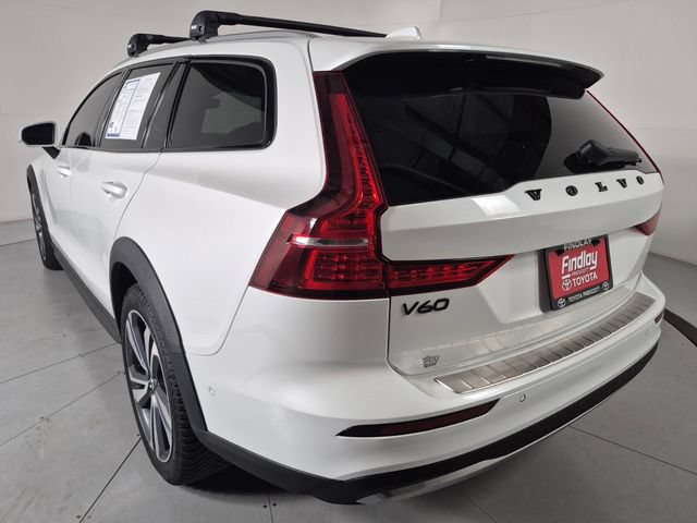 Used 2023 Volvo V60 B5 Cross Country Plus w/ Climate Package AWD/4WD image 3