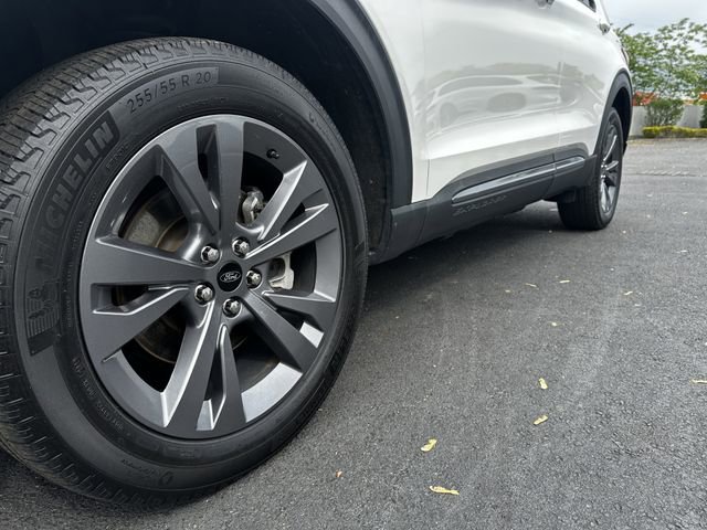 Certified 2022 Ford Explorer XLT w/ Equipment Group 202A AWD/4WD image 12
