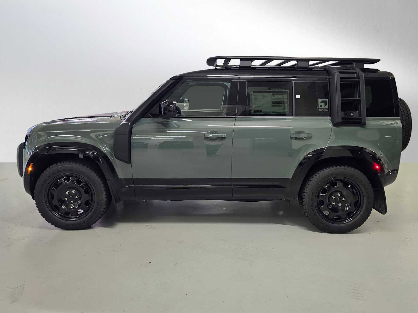 New 2026 Land Rover Defender 110 Trophy Edition AWD/4WD image 2