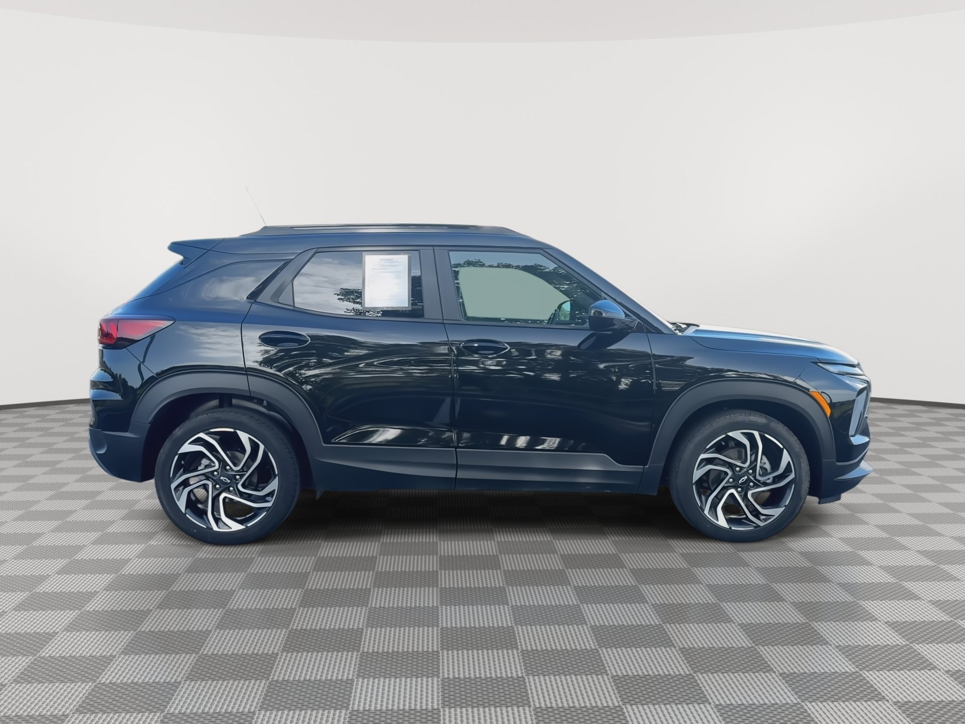 Used 2025 Chevrolet TrailBlazer RS w/ Convenience Package FWD image 9