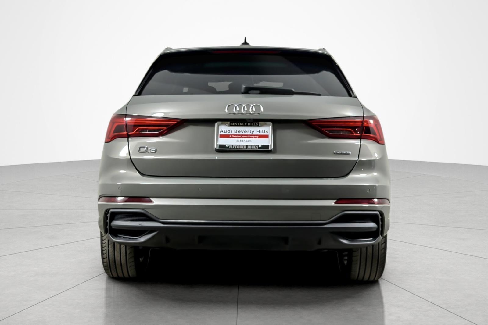 Used 2023 Audi Q3 2.0T Premium Plus w/ Premium Plus Package AWD/4WD image 4