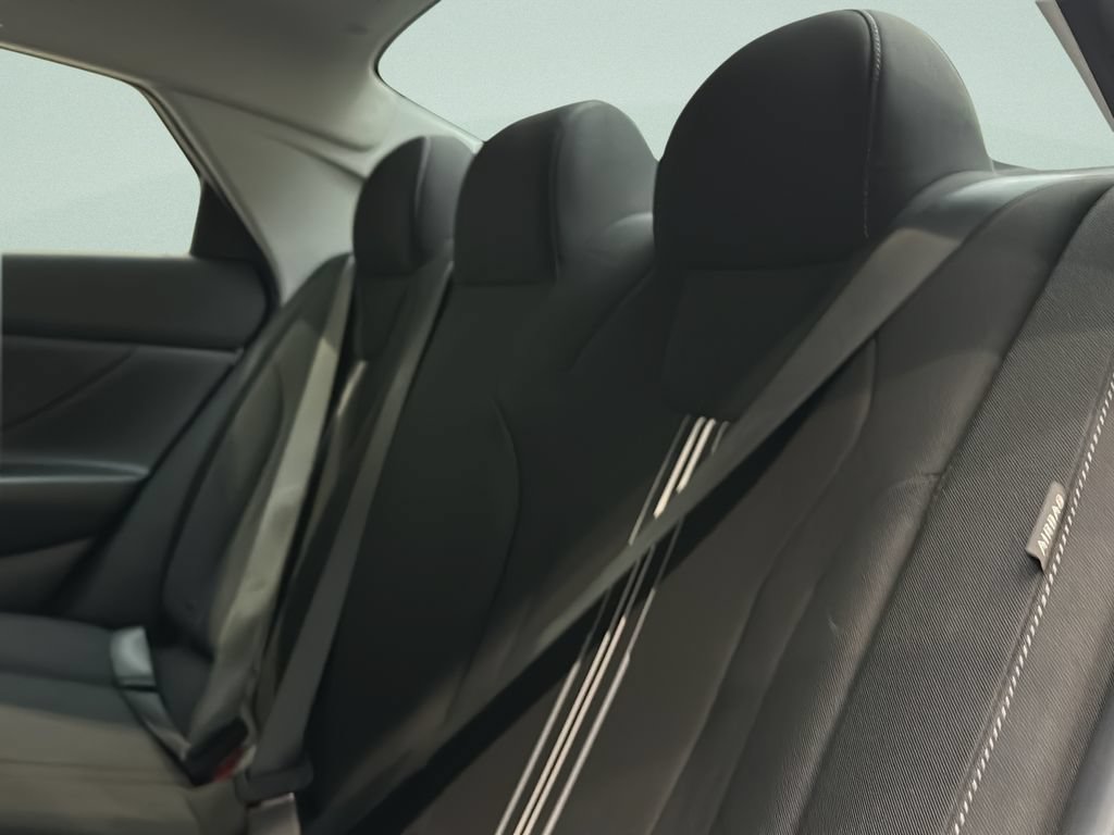 Certified 2025 Hyundai Elantra Hybrid FWD image 13