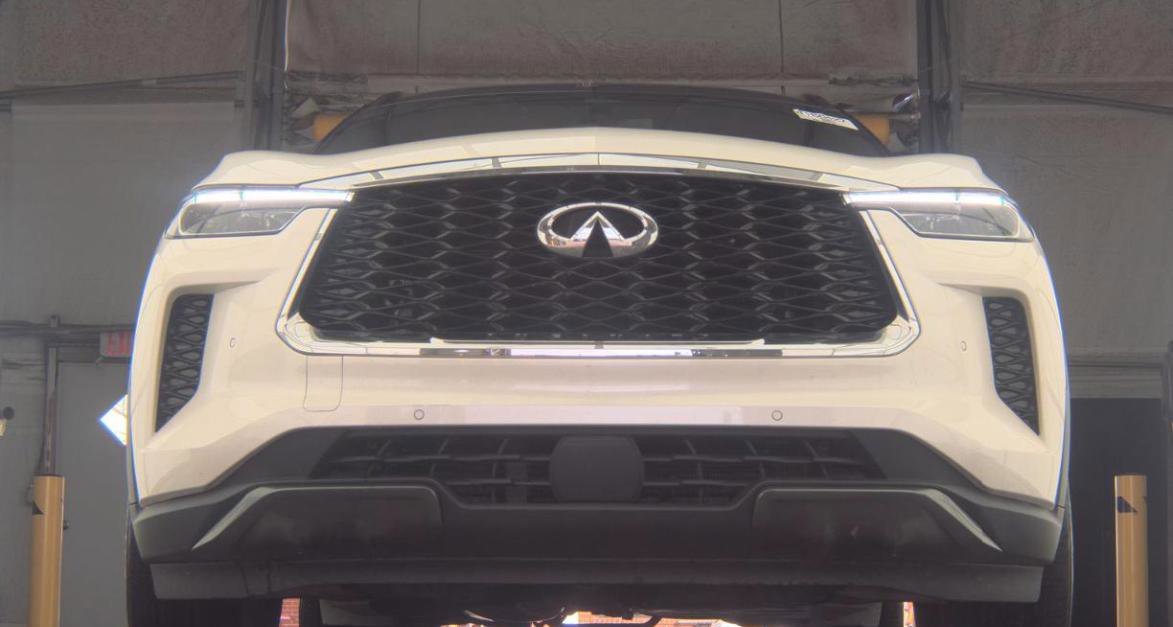 Certified 2023 INFINITI QX60 Autograph image 3