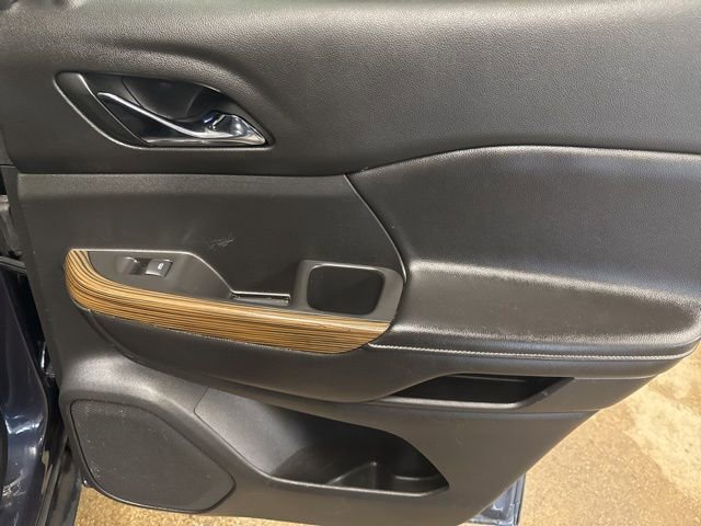 Used 2019 GMC Acadia SLE w/ Driver Alert Package I AWD/4WD image 24