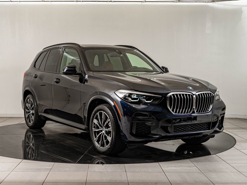 Used 2022 BMW X5 xDrive40i w/ M Sport Package AWD/4WD image 3