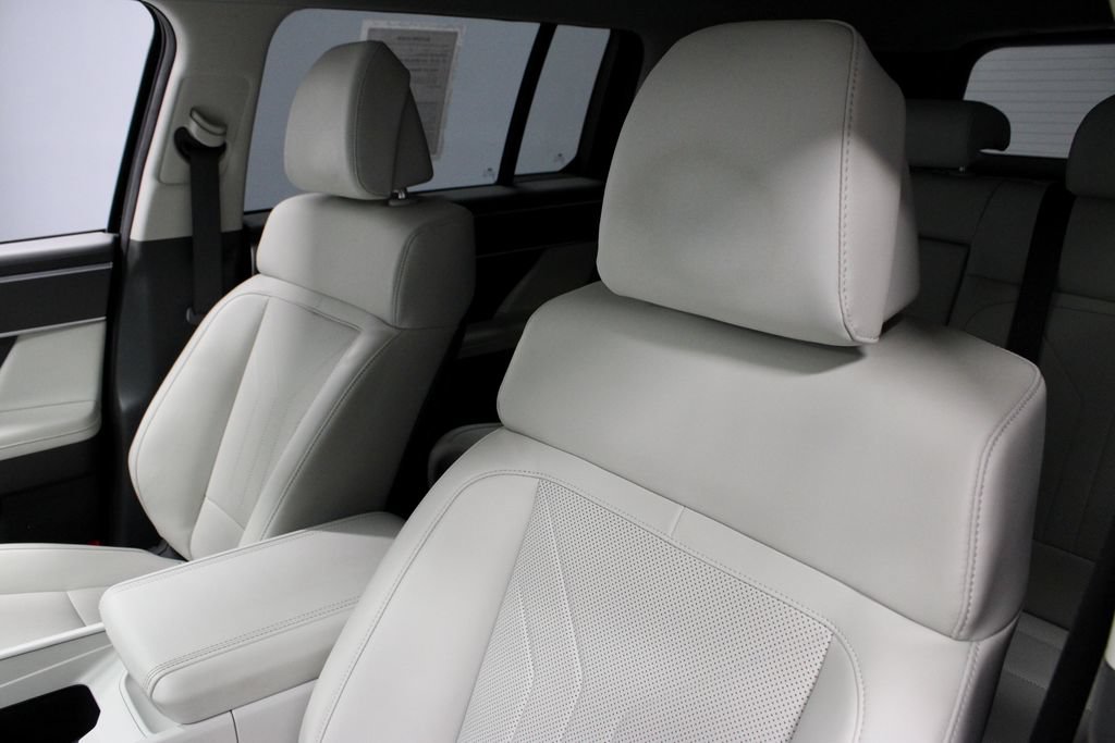 Certified 2024 Hyundai Santa Fe SEL AWD/4WD image 28