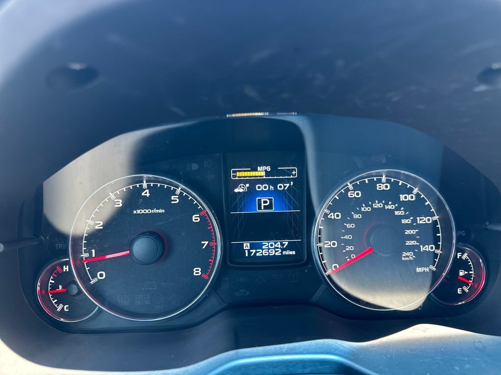 Used 2014 Subaru Outback 2.5i Limited w/ Accessory Value Package (OYT) AWD/4WD image 18